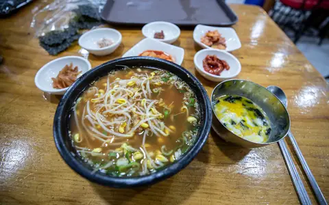 콩나물국밥 대표 음식 사진(전주왱이콩나물국밥전문점 사진이 아님)