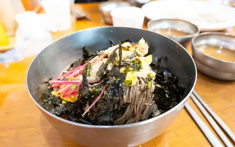 막국수 대표 음식 사진(숲속의빈터방동막국수 사진이 아님)
