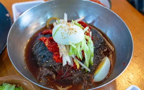 냉면 대표 음식 사진(송기원진주냉면 본점 사진이 아님)
