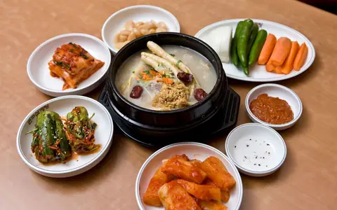 삼계탕 대표 음식 사진(복누룽지삼계탕 사진이 아님)